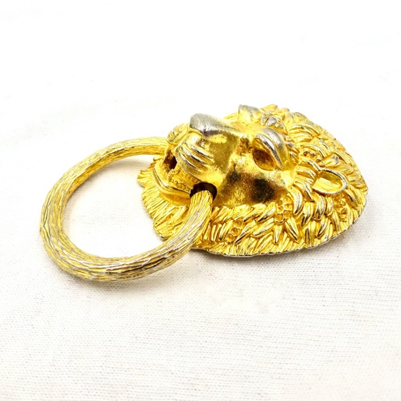 KENNETH LANE Pin Pendant Lion Head Door Knocker - Picture 4 of 7